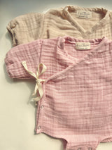 Wickelbody aus 100 % zertifizierter Baumwolle