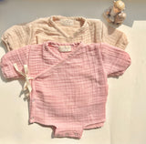 Wickelbody aus 100 % zertifizierter Baumwolle