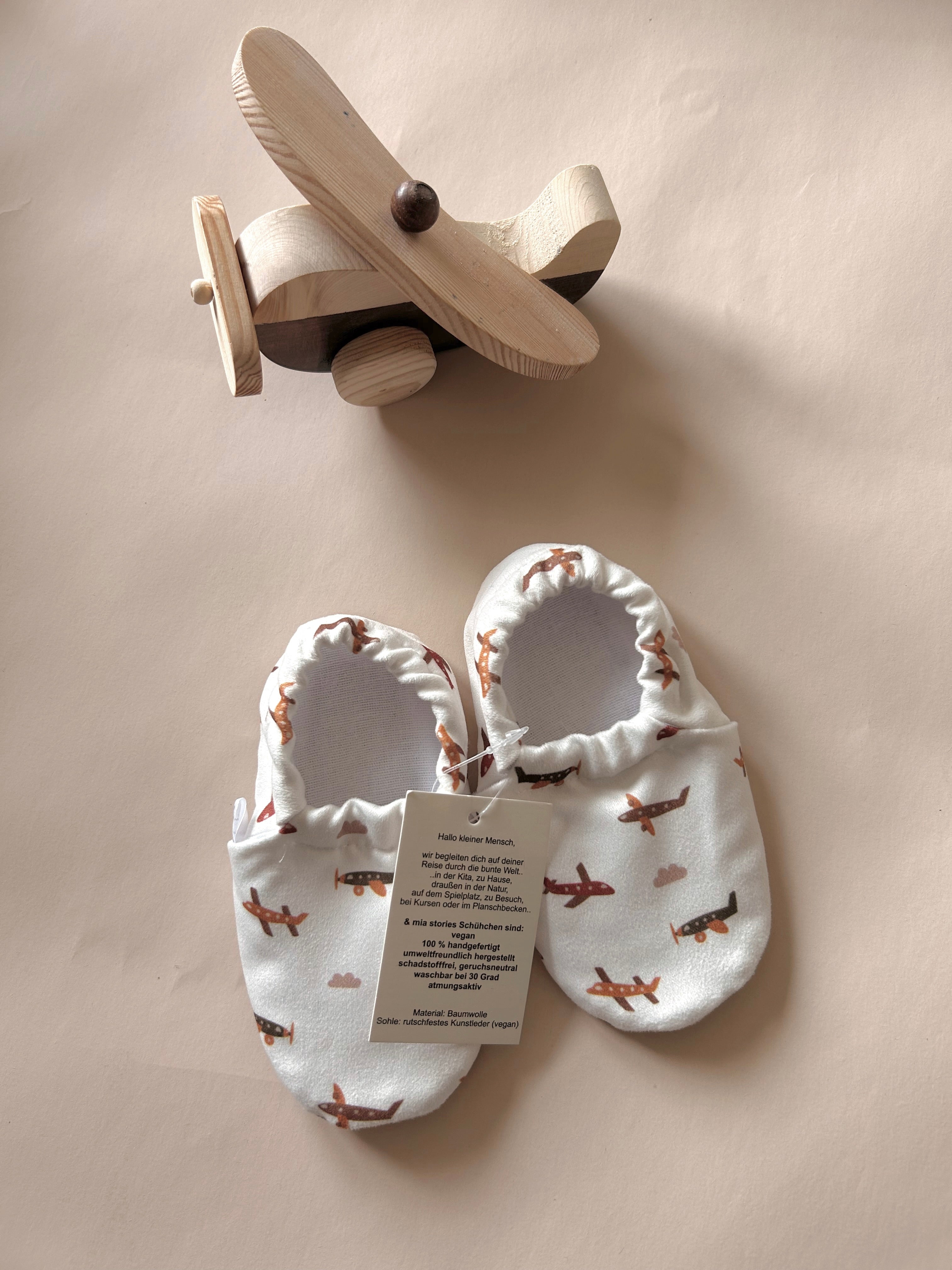 Schühchen ''Flugzeug''